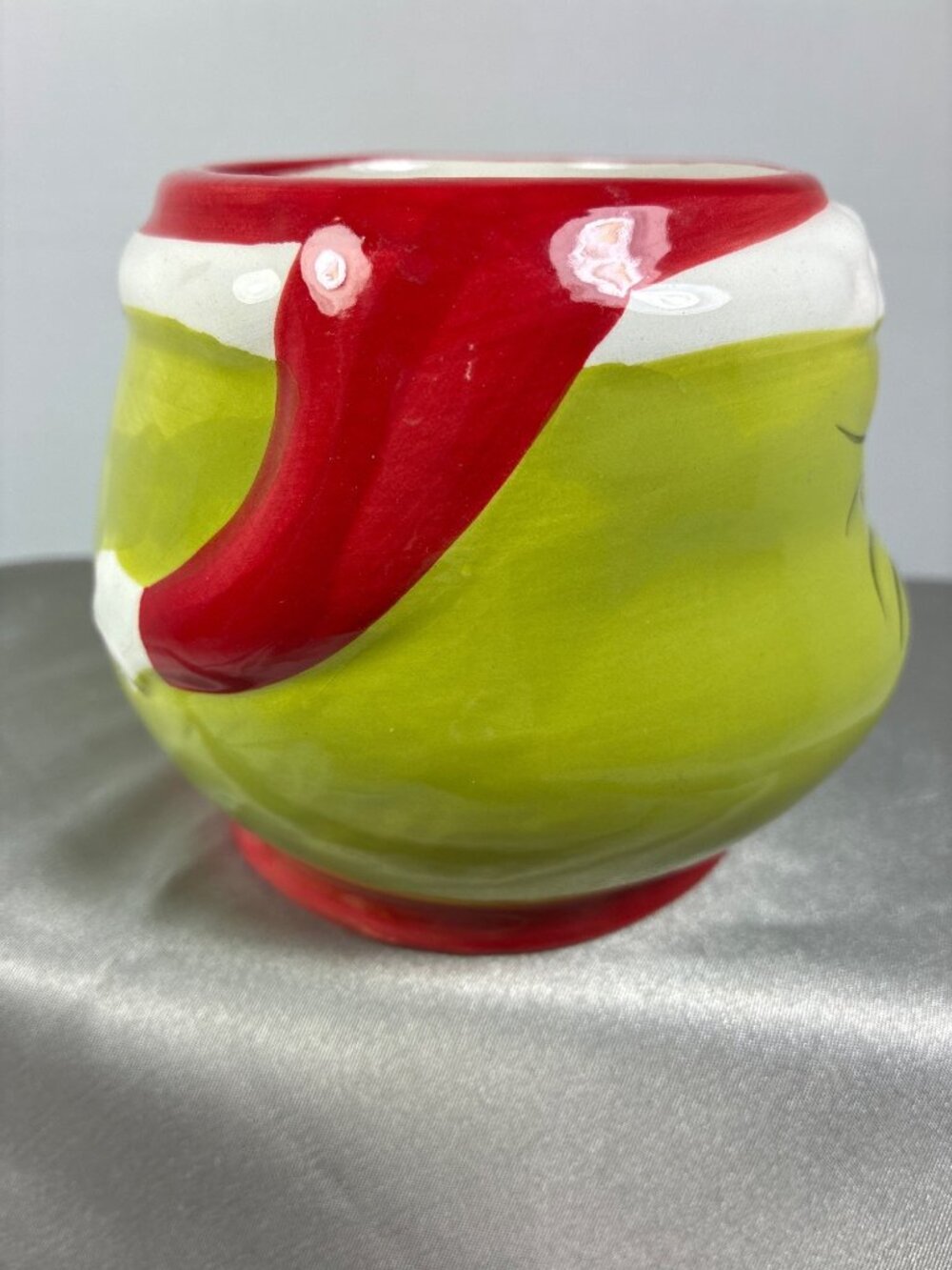 2024 Dr. Seuss The Grinch Sculpted Christmas Mug Santa Hat 14 oz Ceramic Cup - Picture 5 of 11
